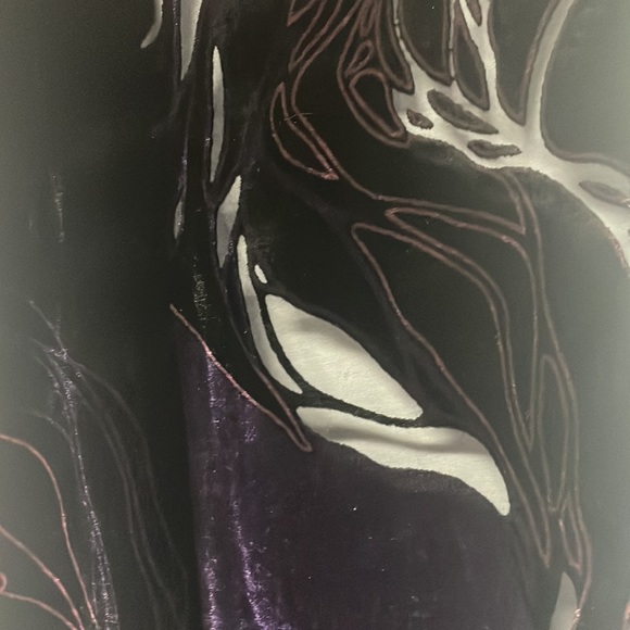 Velvety scarf, 100% Silk, elegant combination of colours( back and purple) - Picture 2 of 2